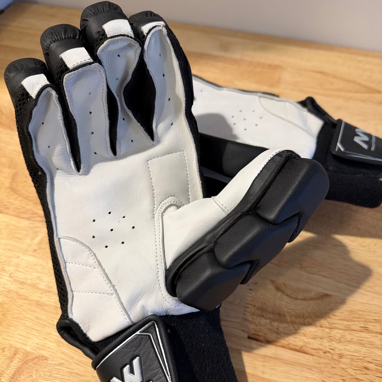 Players Pro Cut Finger Batting Gloves - Right Hand