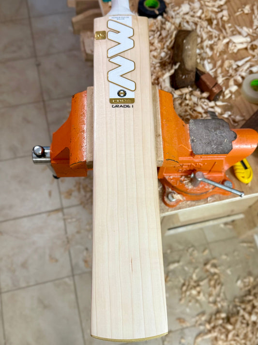 Grade 1 English Willow Cricket Bat - 105 - NW Cricket