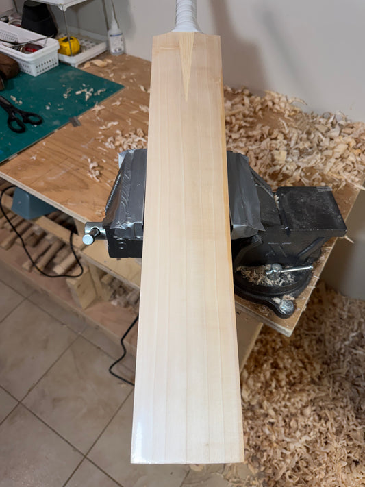 Grade 1 English Willow Cricket Bat - 141