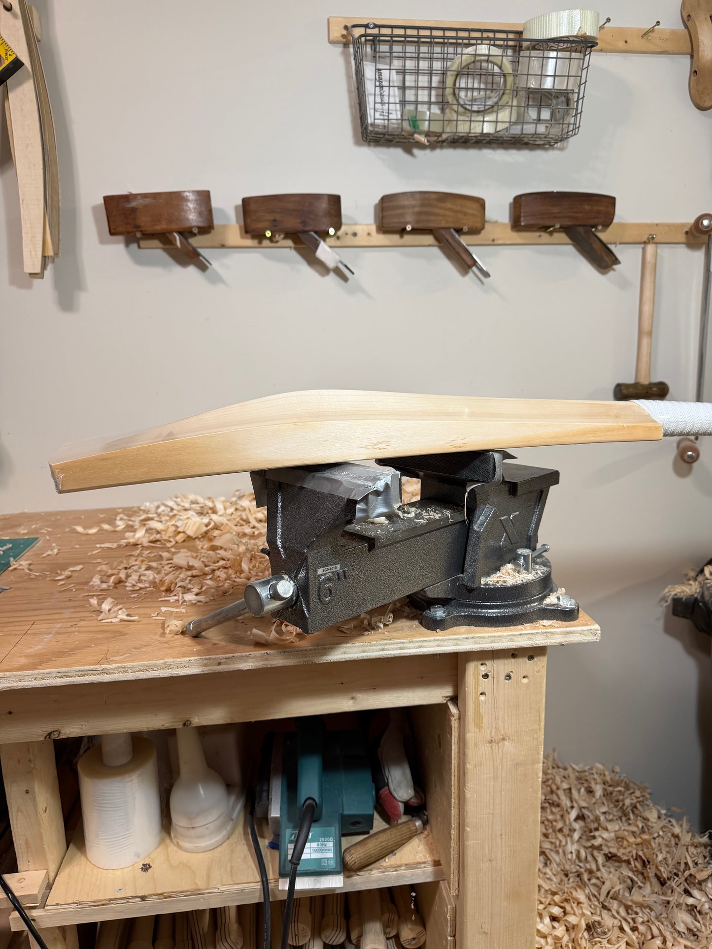 Grade 1+ English Willow Cricket Bat - 142