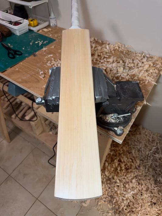 Grade 1+ English Willow Cricket Bat - 143